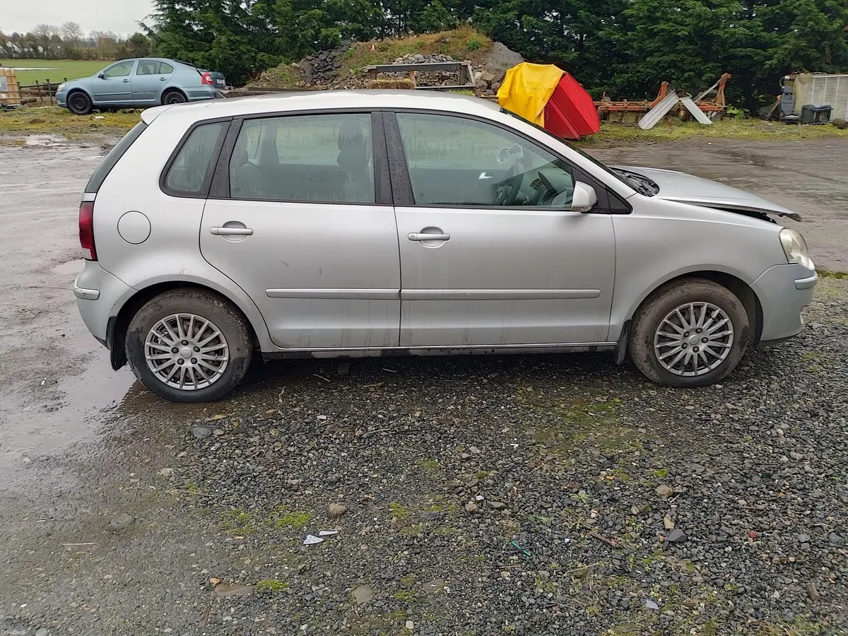 Volkswagen Polo 2008 crashed - Image 4
