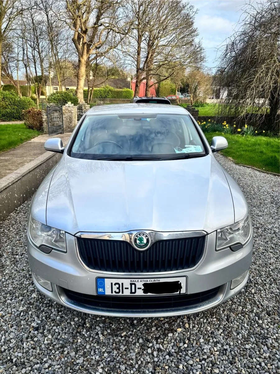 Skoda Superb 2013 - Image 2