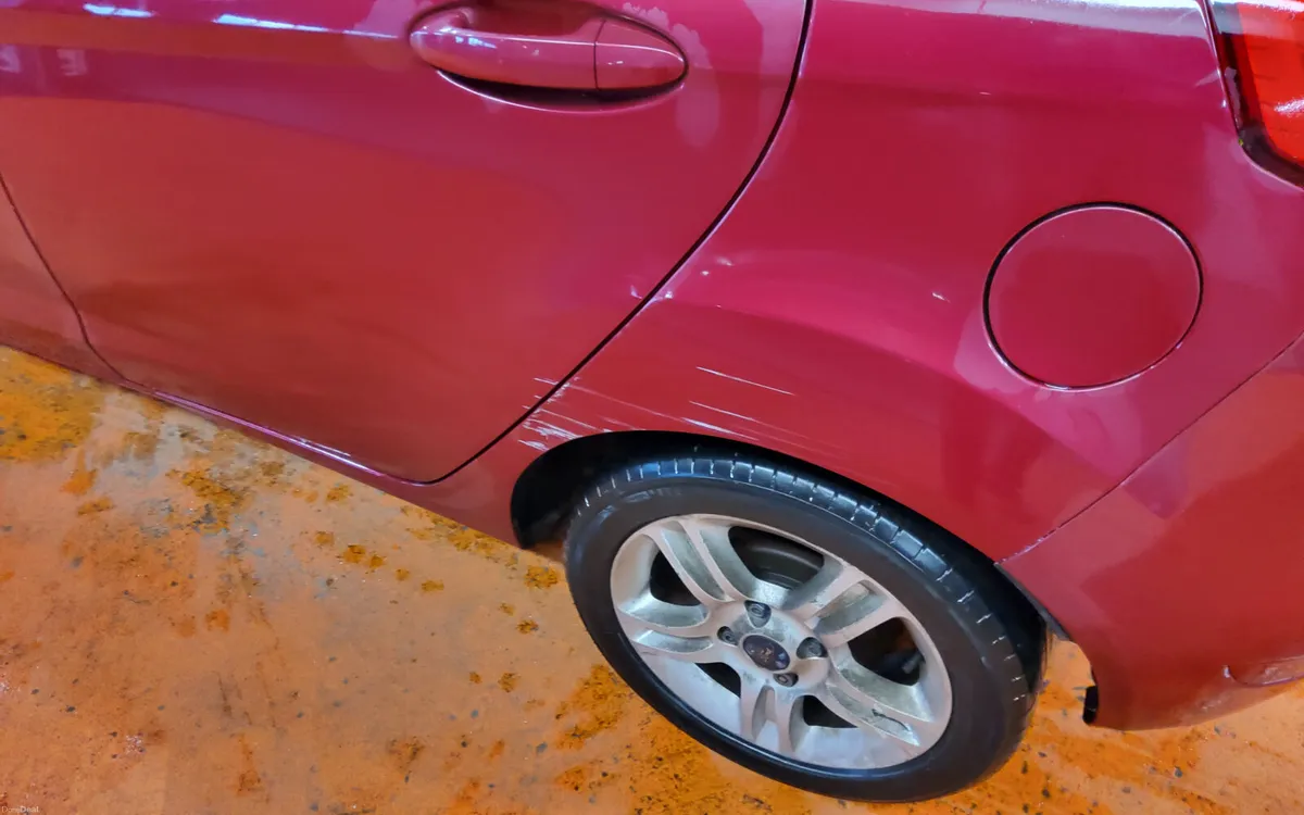 Ford Fiesta 2010 - Image 4