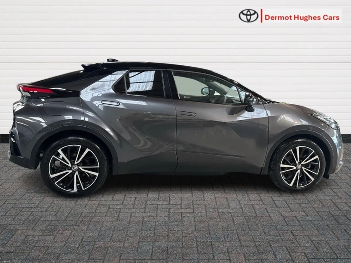 Toyota C-HR PHEV SOL AUTO - Image 3