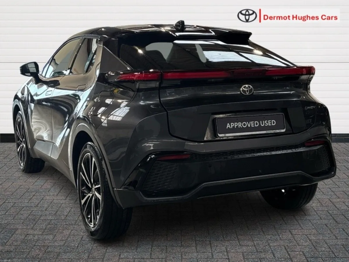 Toyota C-HR PHEV SOL AUTO - Image 2