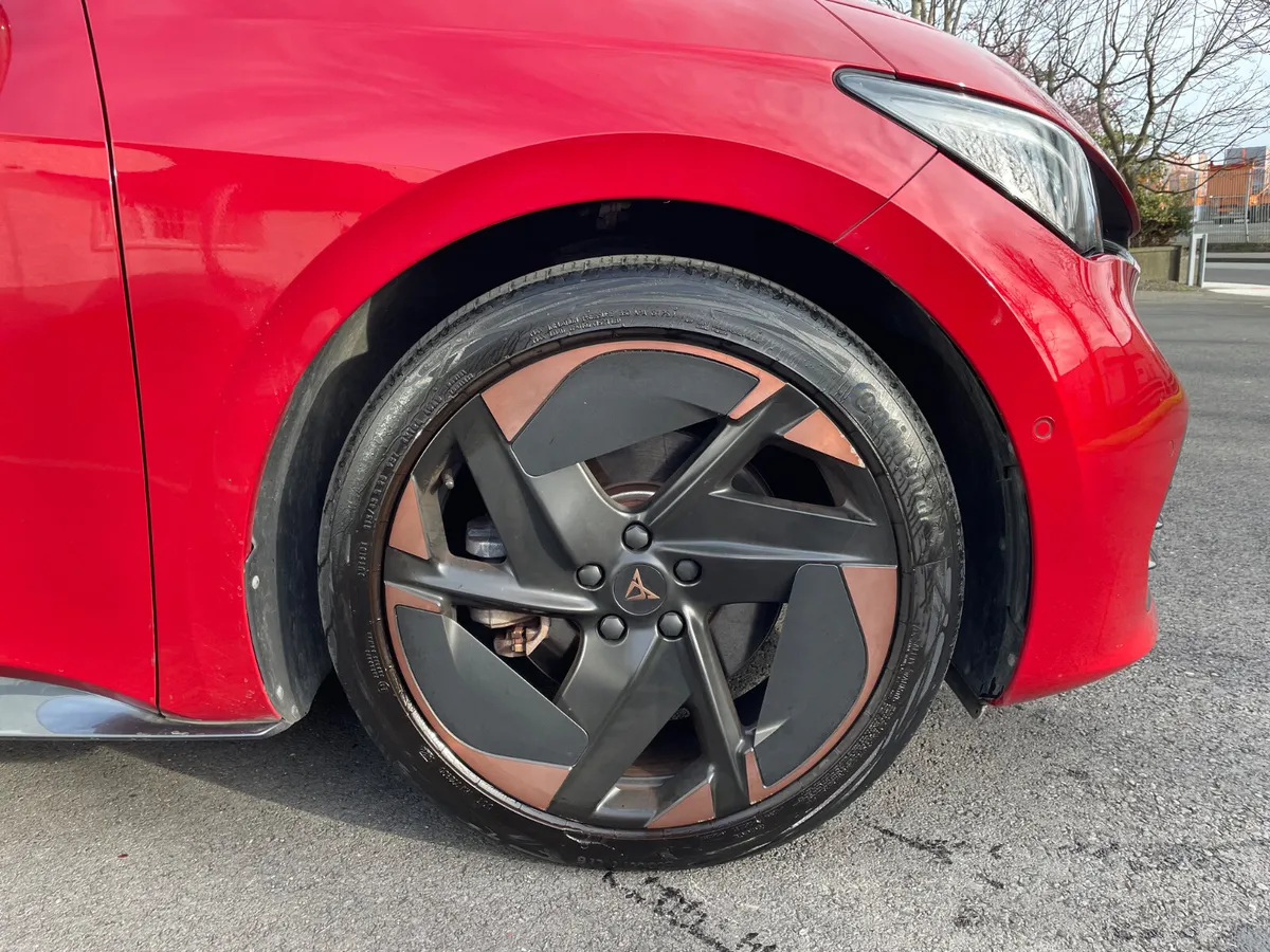 PAN ROOF - 58KWH 231HP - MESSAGE SEATS - 120TAX - Image 2