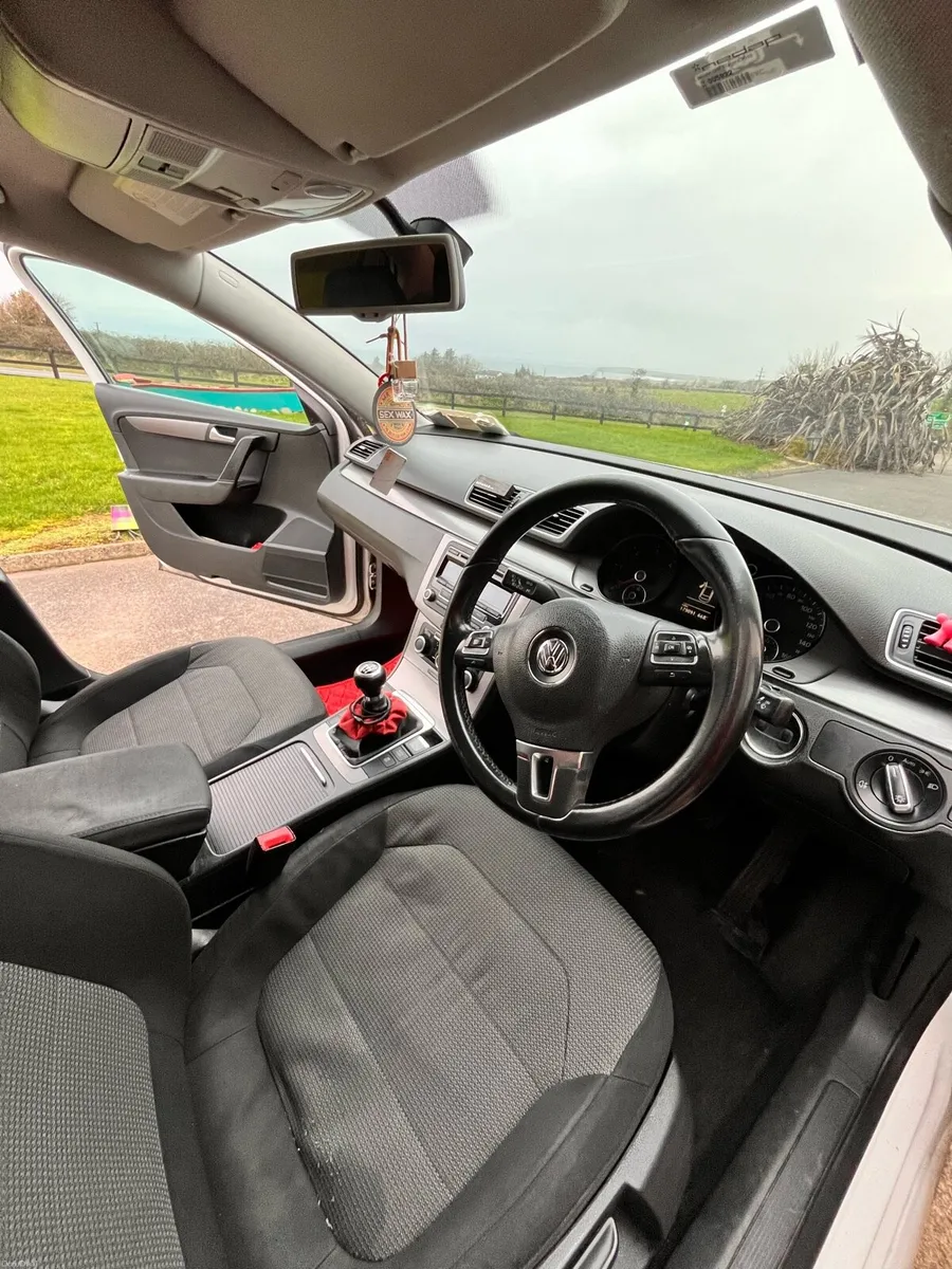 2011 B7 Passat tdi 2L - Image 4