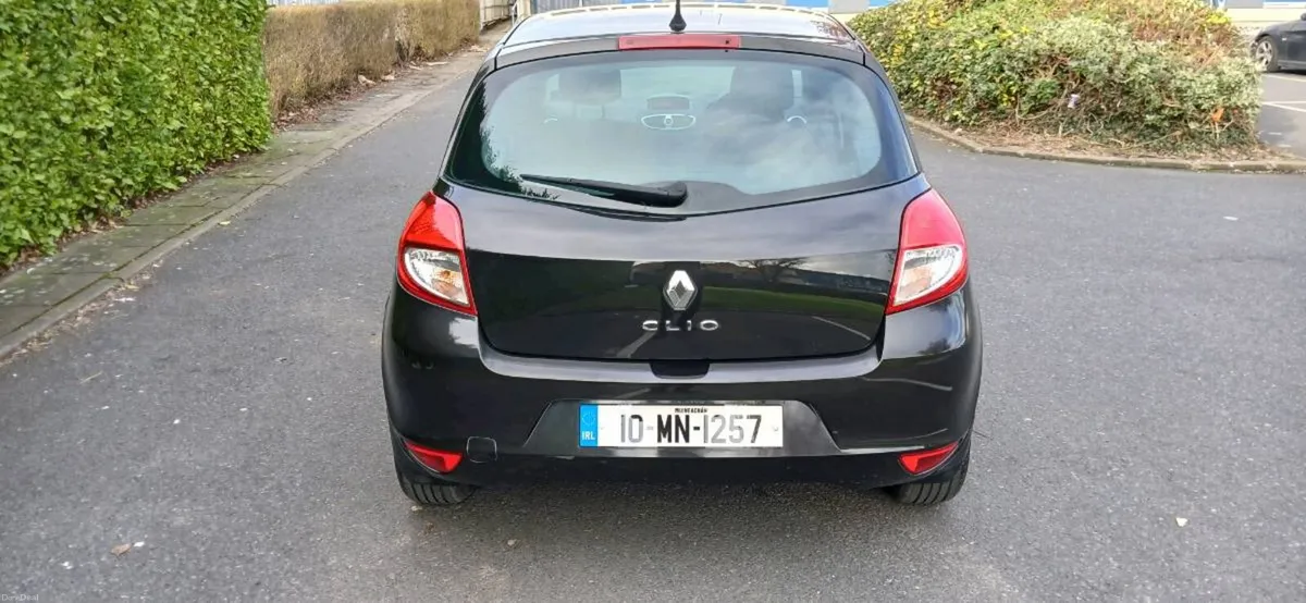 2010 renault clio automatic Only 61000 kilometers - Image 3