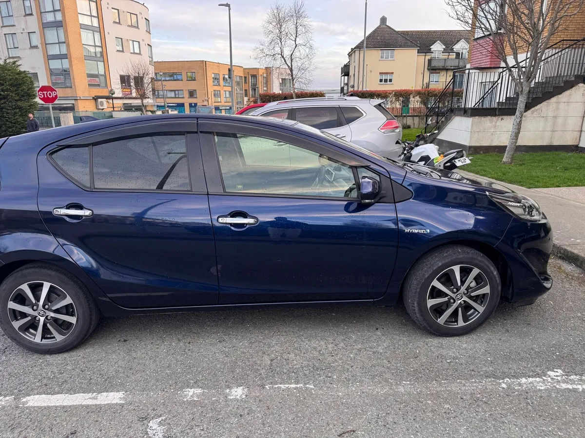 Toyota Aqua 192 high variant - Image 2