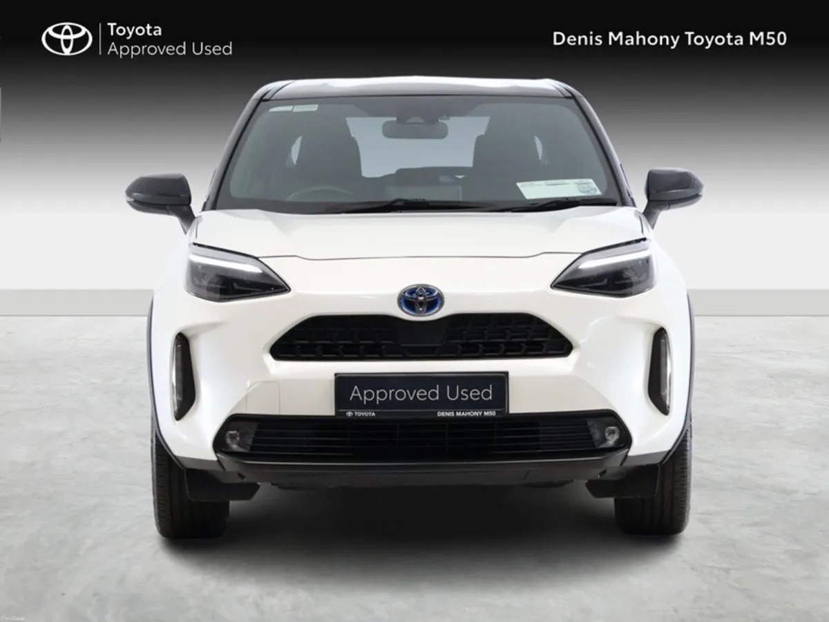 Toyota Yaris Cross Luna Sport Hybrid Bi-Tone - Image 5