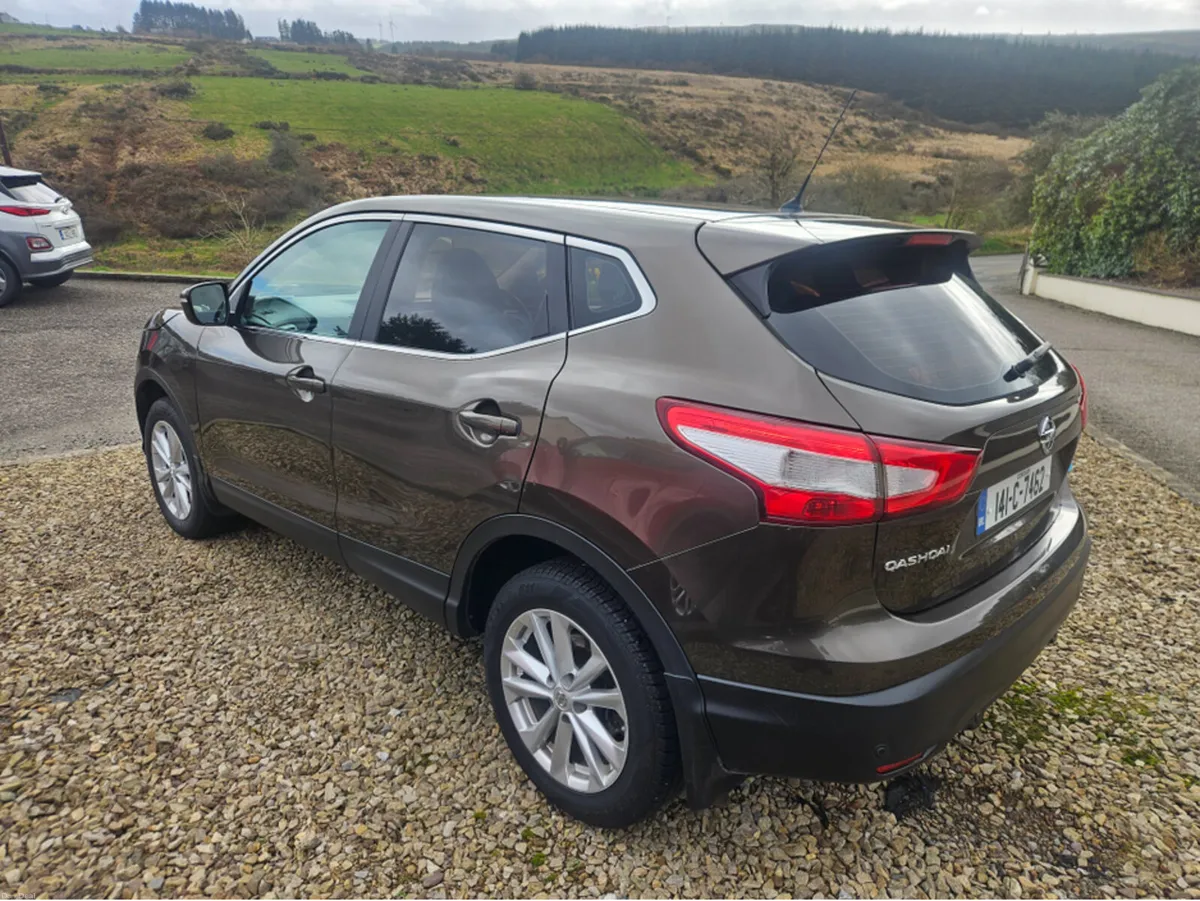 Nissan Qashqai 1.5 DSL SV SAFETY PK 4 4DR - Image 4