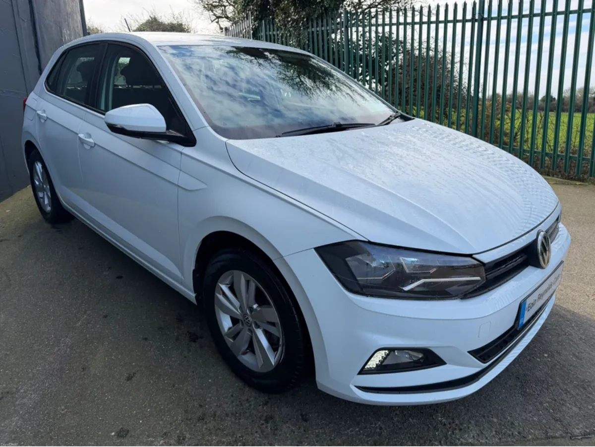 Volkswagen Polo LE 1.0 PETROL  5SPEED  5DR LOW KMS - Image 3