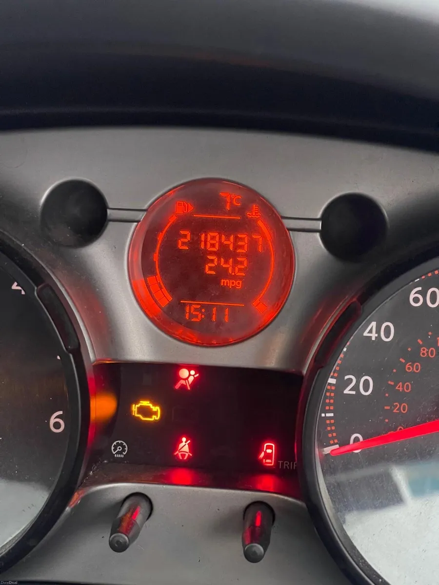 Nissan Qashqai 2009 - Image 4