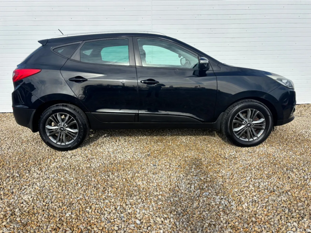 Hyundai ix35 1.7 PREMIUM 4DR - Image 4