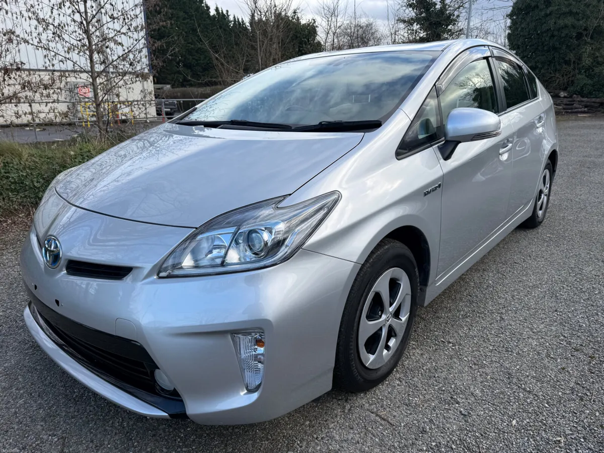 Toyota Prius G-model! 66700km!!! - Image 2
