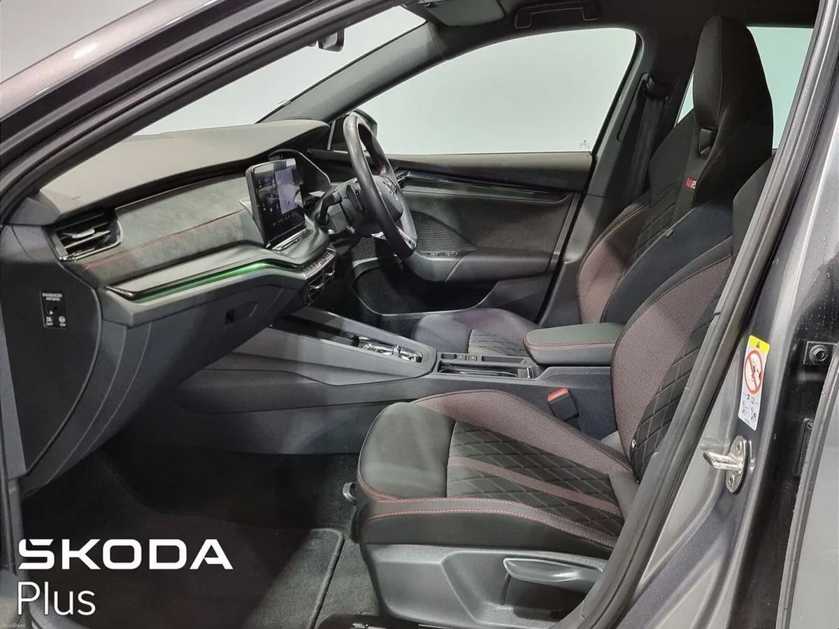 Skoda Octavia  ** SHOWROOM CONDITION ** COMBI RS * - Image 4
