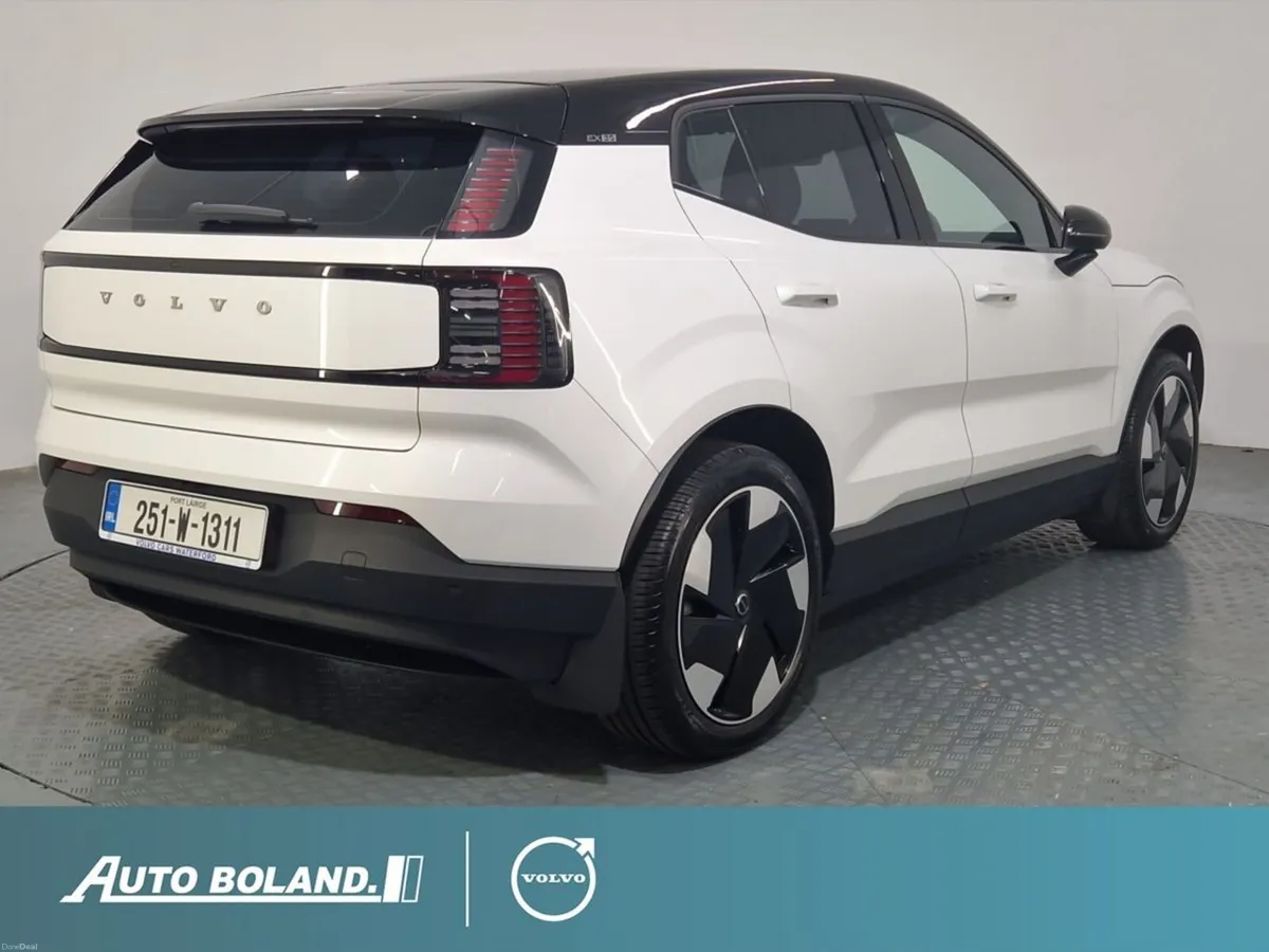 Volvo EX30 Single Motor Extended Range BEV 272hp P - Image 3