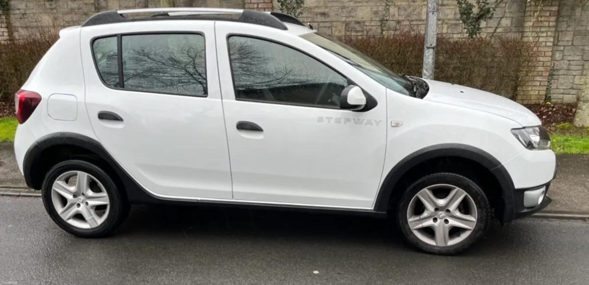 Dacia Sandero Stepway LOW MILEAGE - Image 2