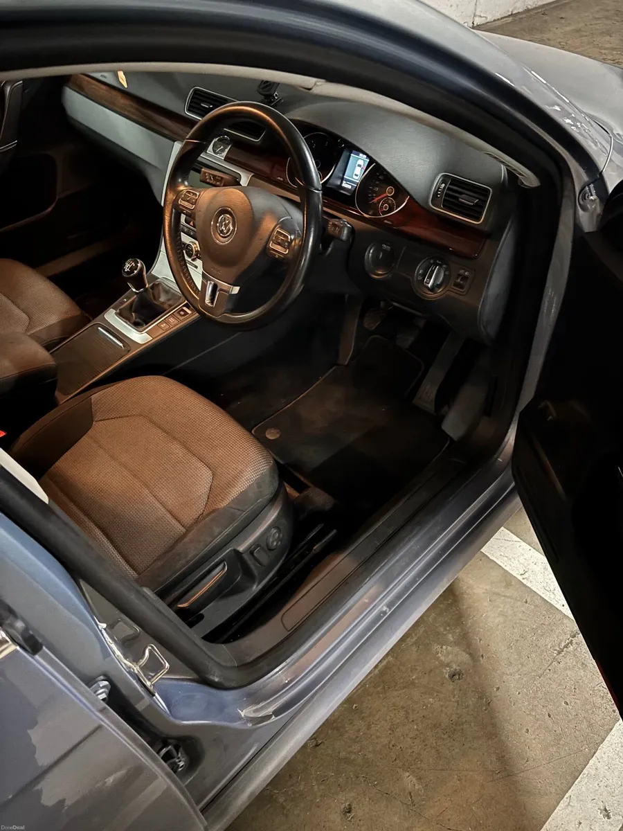 Volkswagen Passat 2014 - Image 3