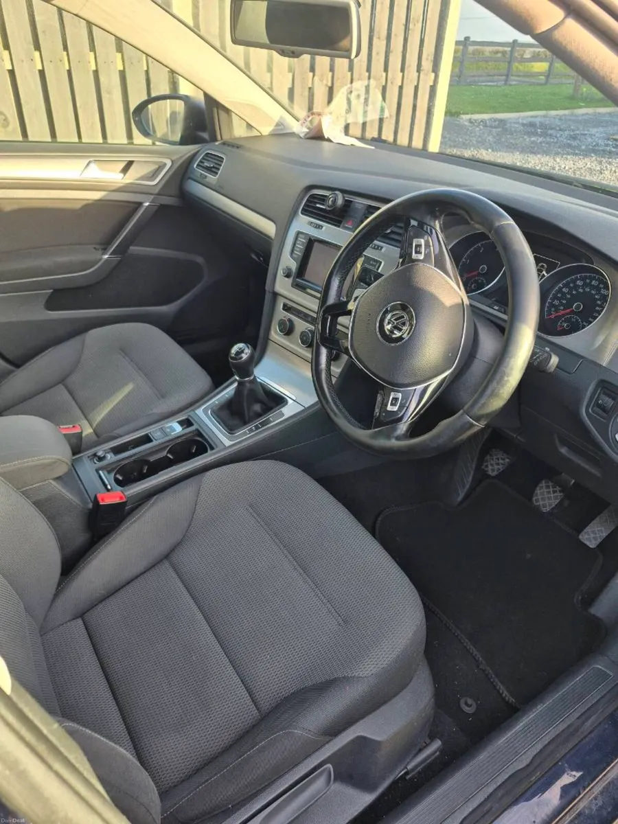 142 Volkswagen Golf 1.6TDI Bluemotion - Image 4