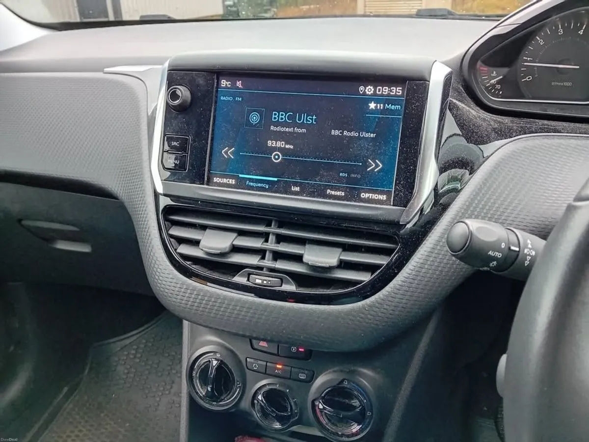 Peugeot 208 Signature - 1.2 PureTech - 2019 - Image 5
