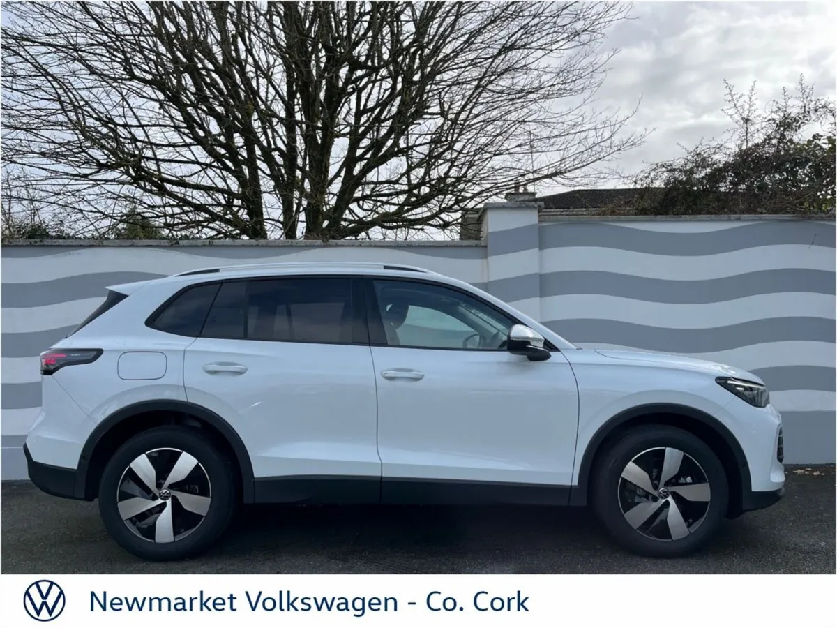 Volkswagen Tiguan EDITION 75 2.0TDI DSG 150BHP - Image 4