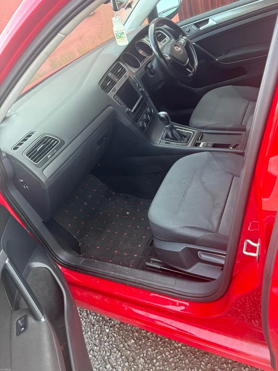 Volkswagen Golf 2013 - Image 2