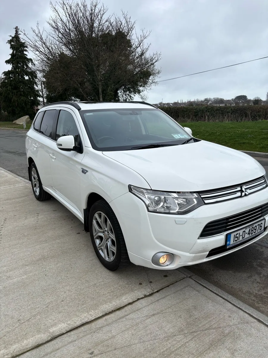 Mitsubishi Outlander PHEV GX4H - White - Low Miles - Image 1