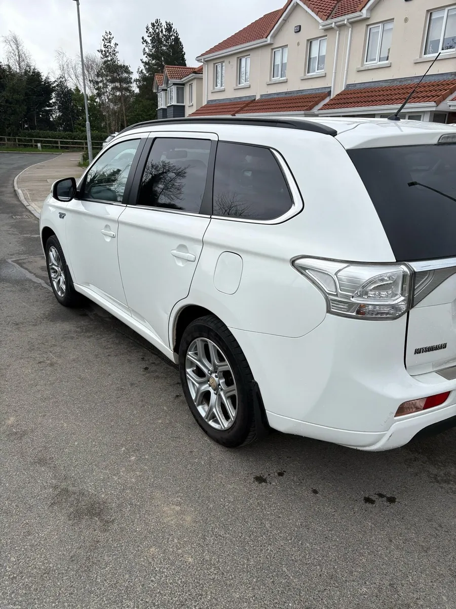 Mitsubishi Outlander PHEV GX4H - White - Low Miles - Image 3