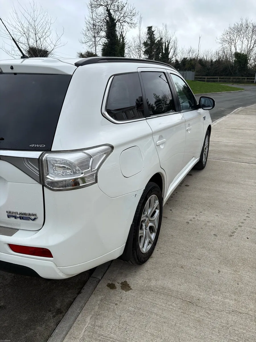 Mitsubishi Outlander PHEV GX4H - White - Low Miles - Image 4
