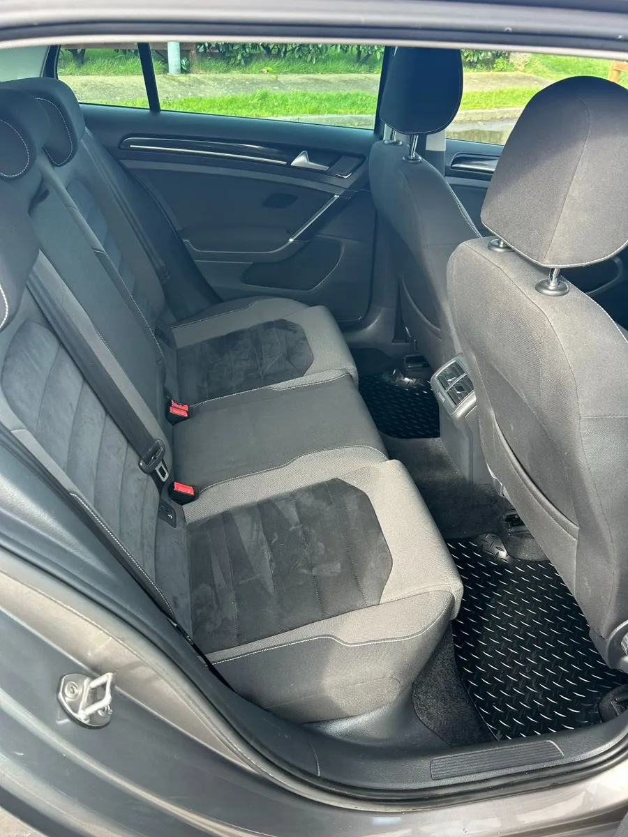 Volkswagen Golf 2013 - Image 2