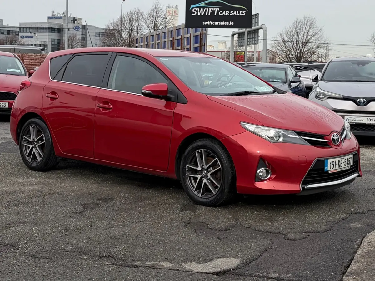 2015 Toyota Auris 1.33 VVT-I Nct 10/26 - Image 1