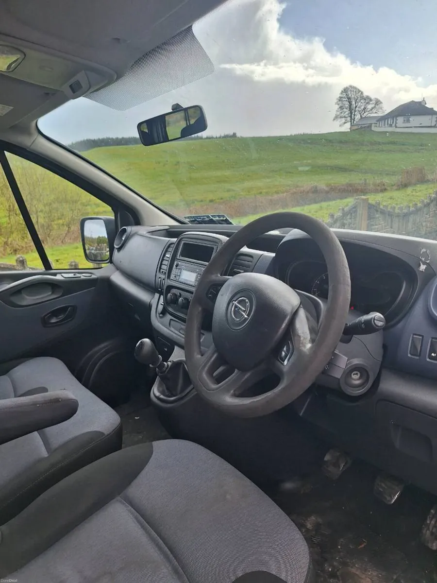 Opel vivaro 9 seater - Image 3