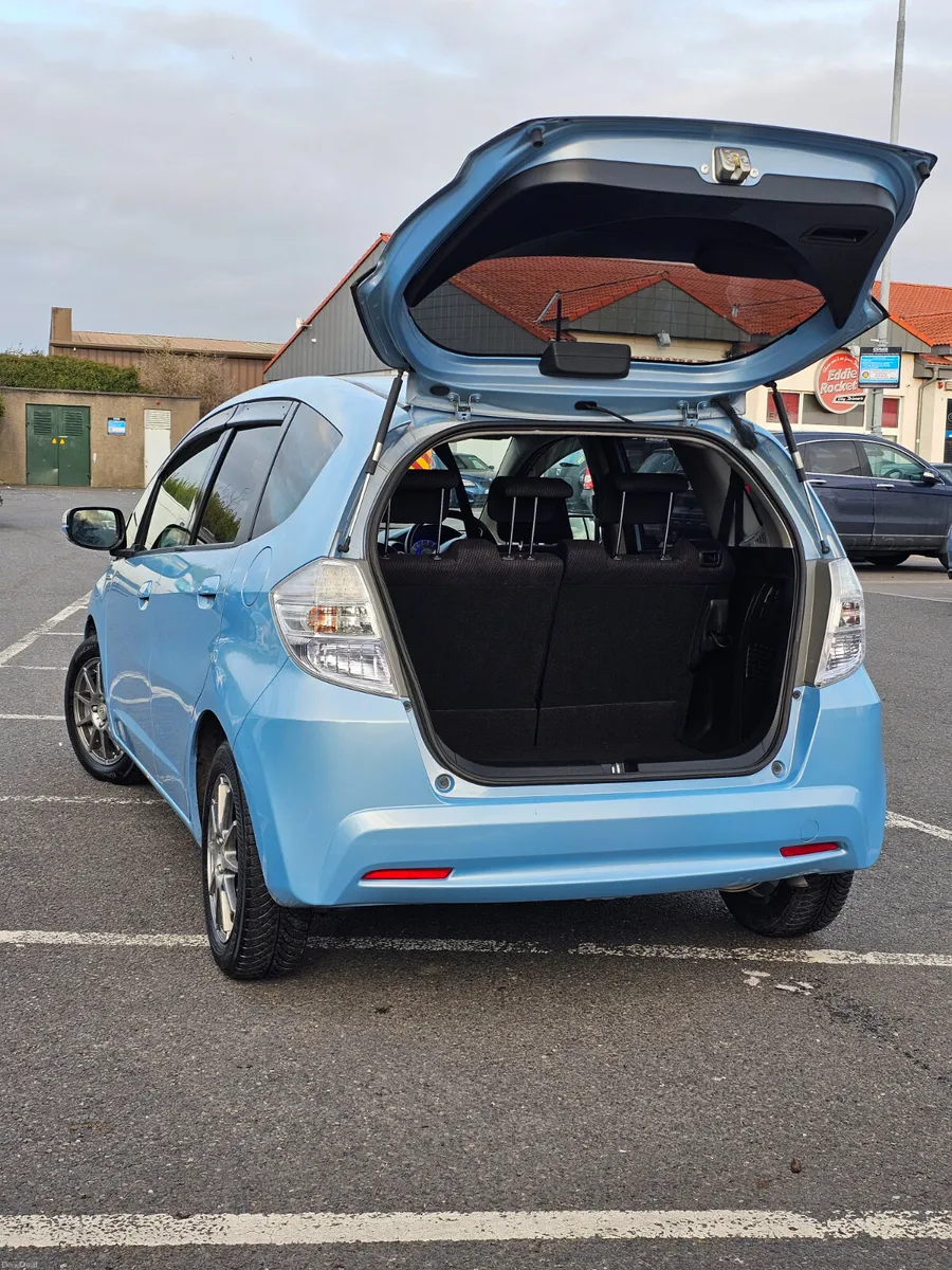 Honda Fit 2013 Automatic - Image 4