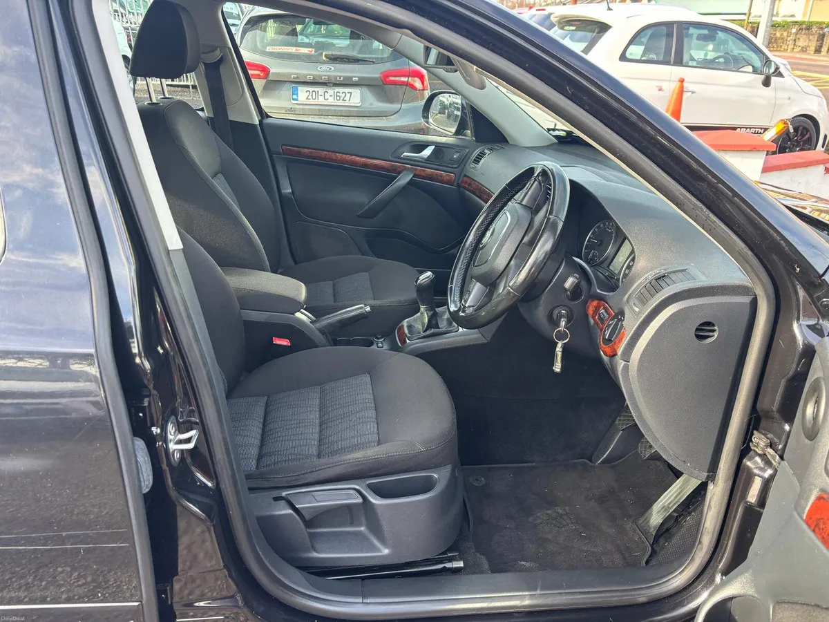 Skoda Octavia 2011  2.0TDI  ELEGANCE  LOW MILES - Image 3