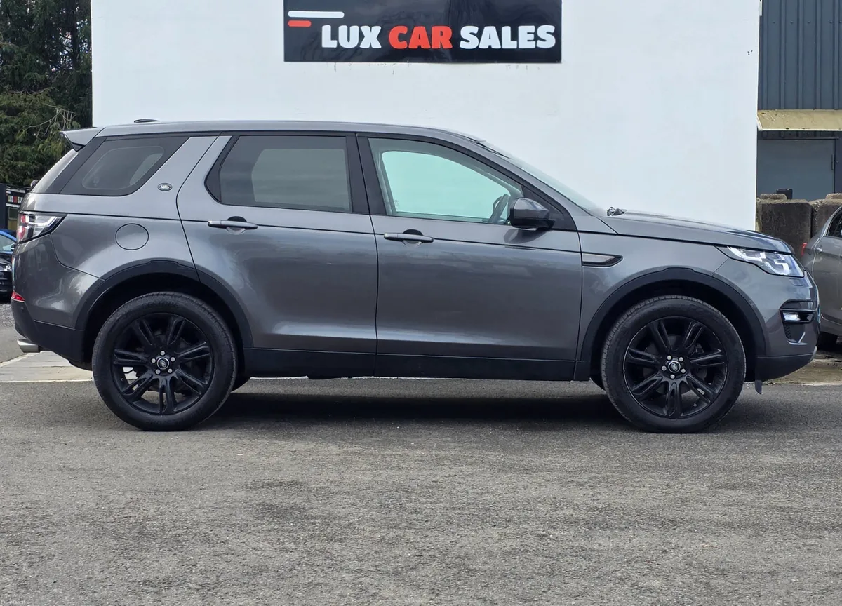 2017 Land Rover Discovery Sport 2.0 TD4 SE**AUTO** - Image 2