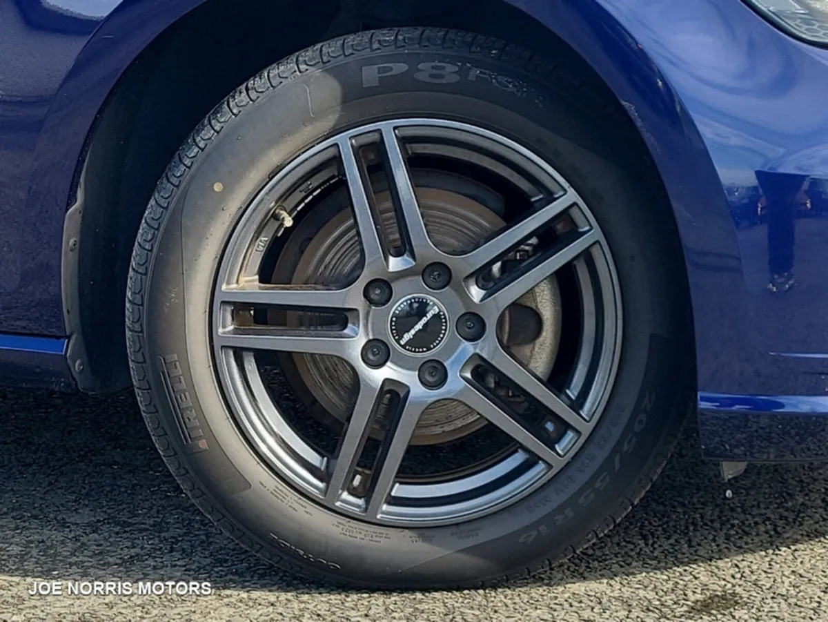 Volkswagen Golf 1.2 TSI Comfortline Tech Edition A - Image 5