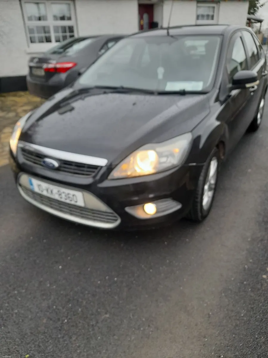 Ford Focus 2010 - Image 2
