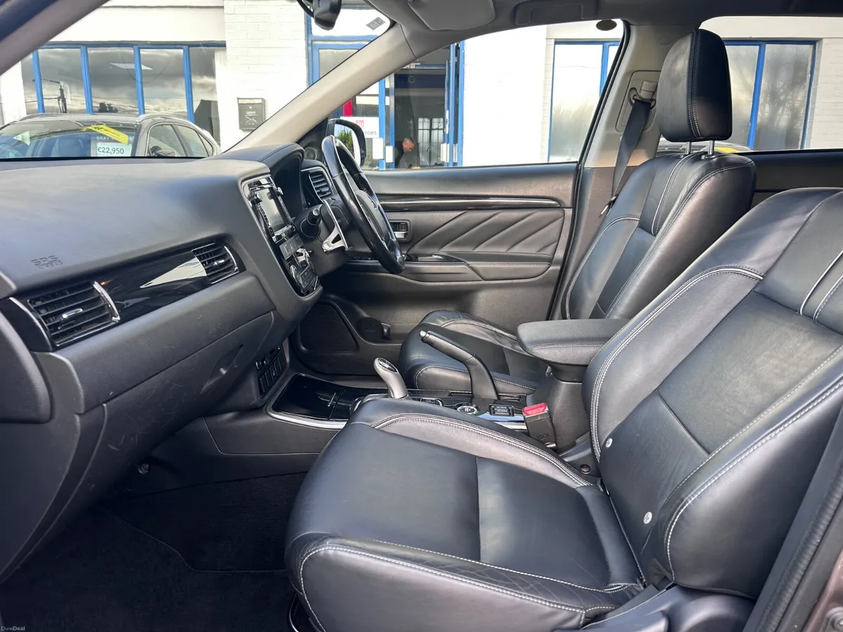 2016 MITSUBISHI OUTLANDER 2.0 HYBRID PETROL PLUG - Image 4