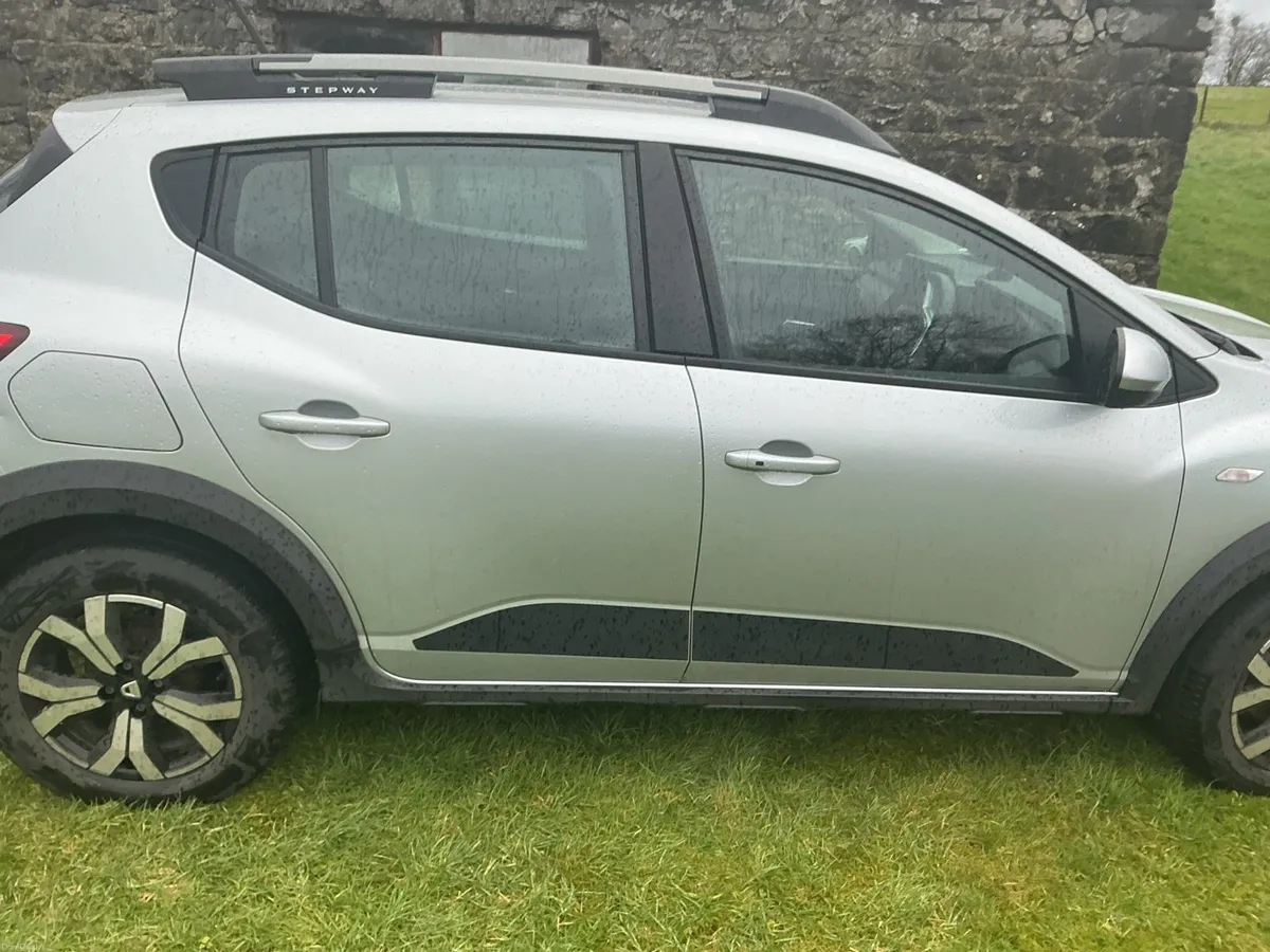 Dacia Sandero Prestige 1.0 L Turbo Petrol/LPG - Image 3