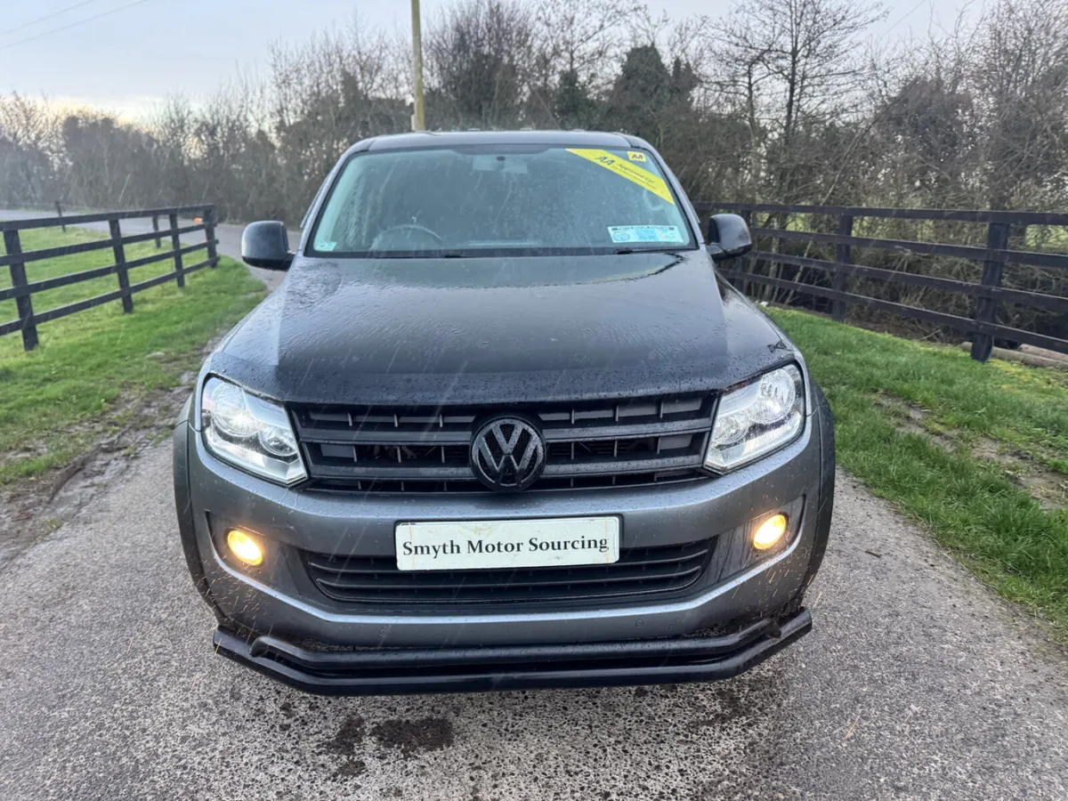 162 Volkswagen Amarok Black Ed Spotless***** - Image 4