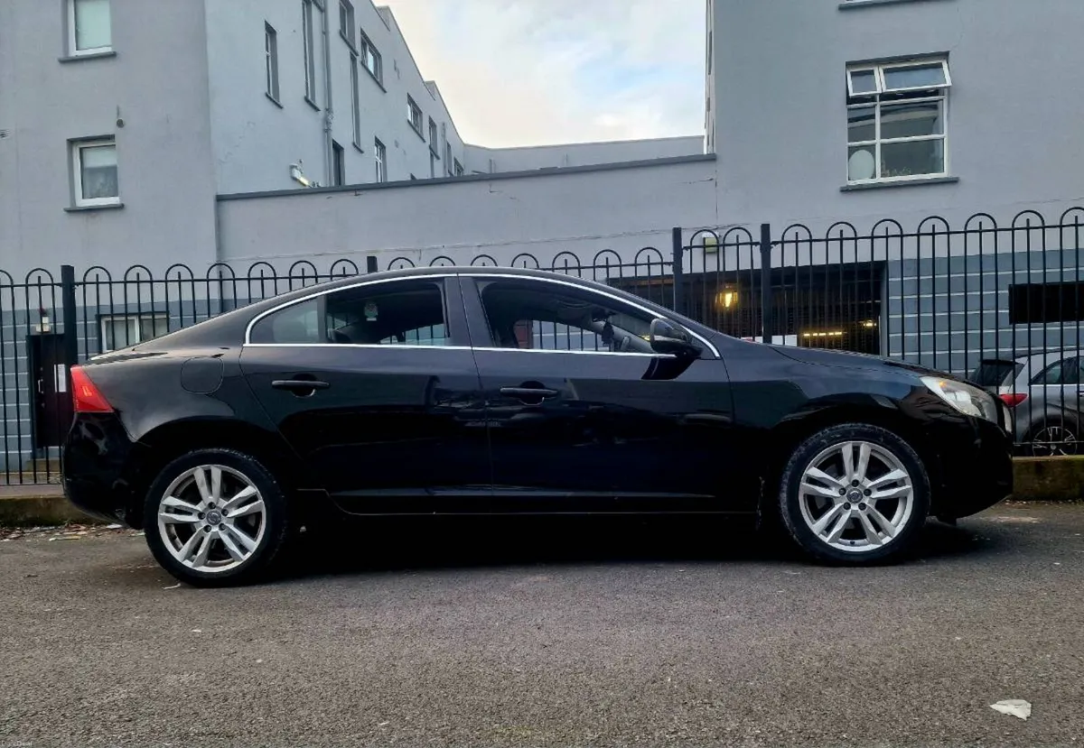 Volvo S60 1.6 diesel NCT 3/27 - Image 2