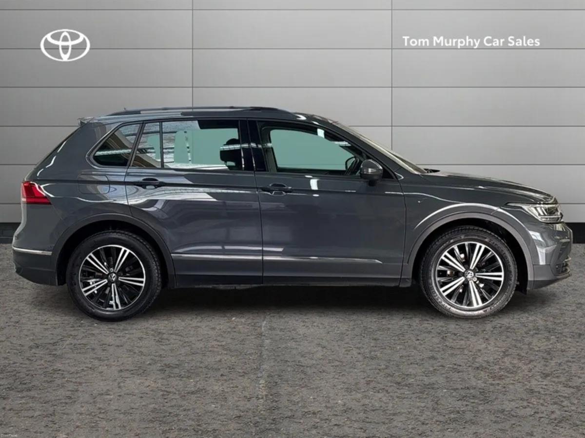 Volkswagen Tiguan LIFE 2.0 TDI MANUAL 6SPEED FWD 1 - Image 3