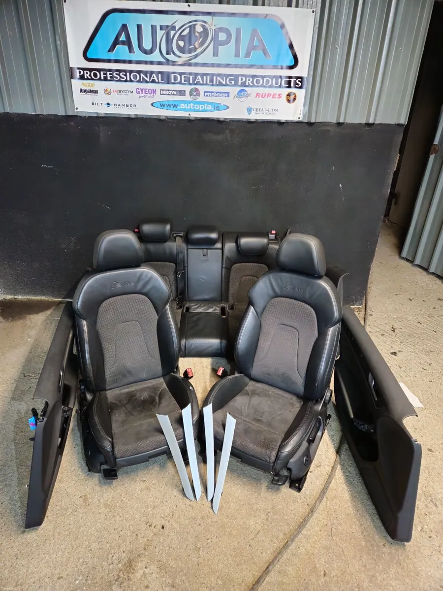 Audi S-Line interior with Headliner - Image 1
