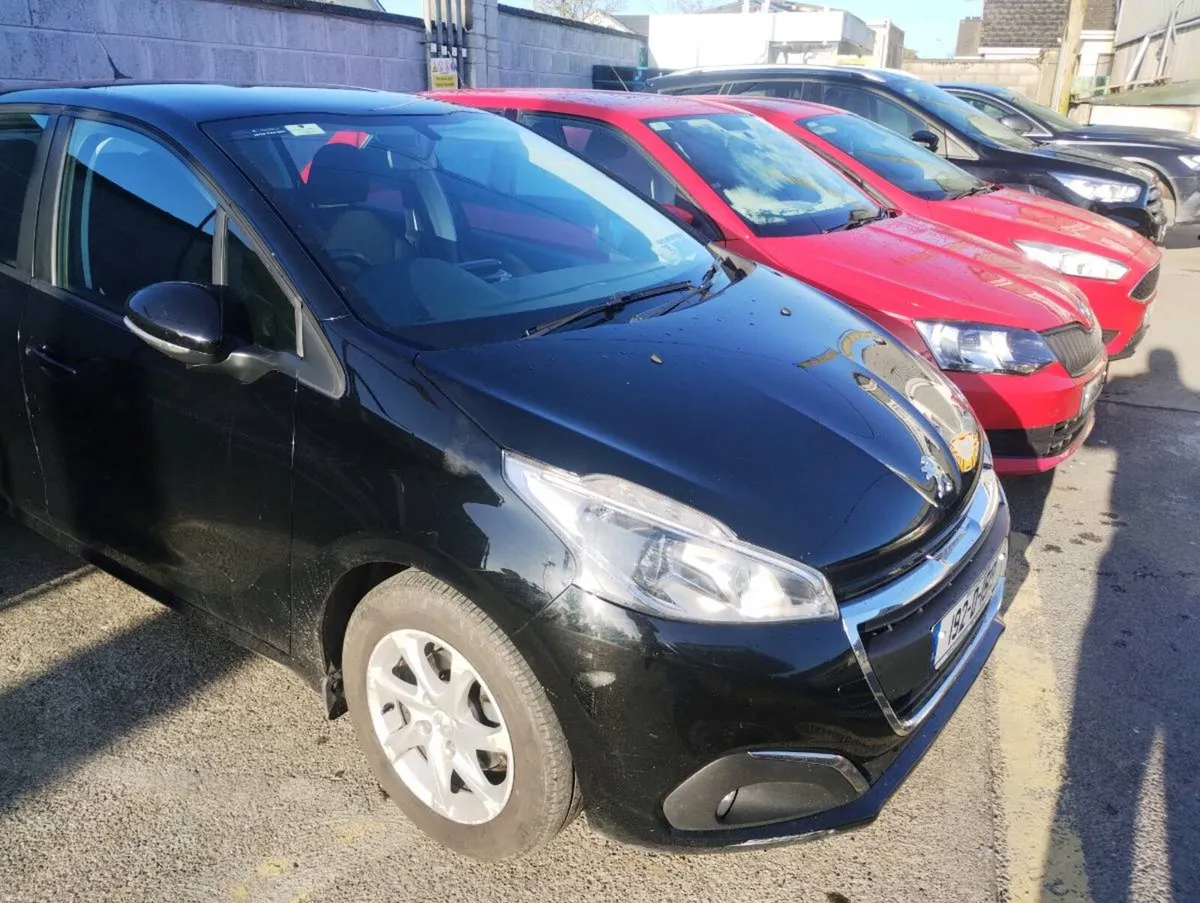 Peugeot 208 - Image 1