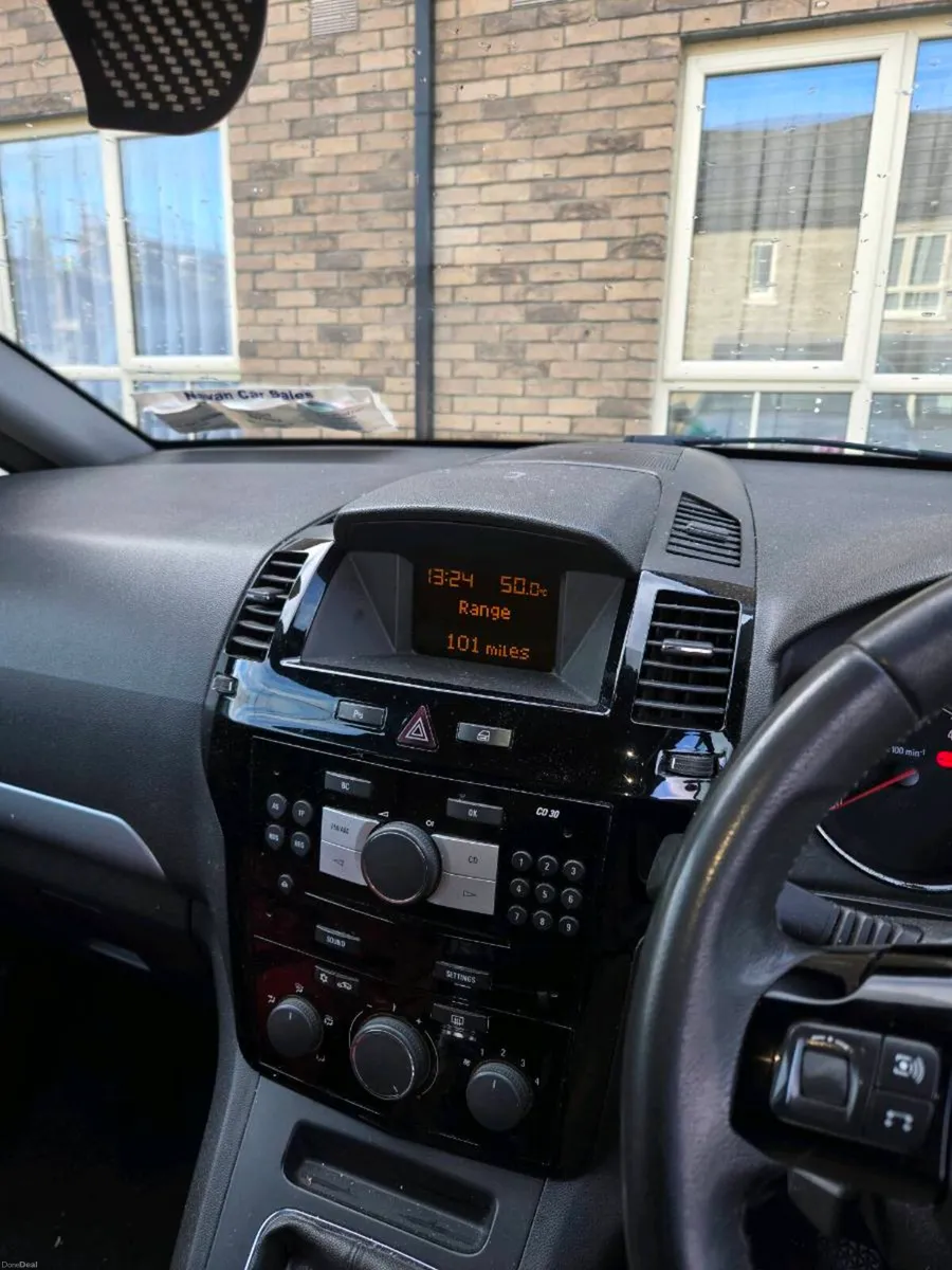 Opel Zafira - Image 1