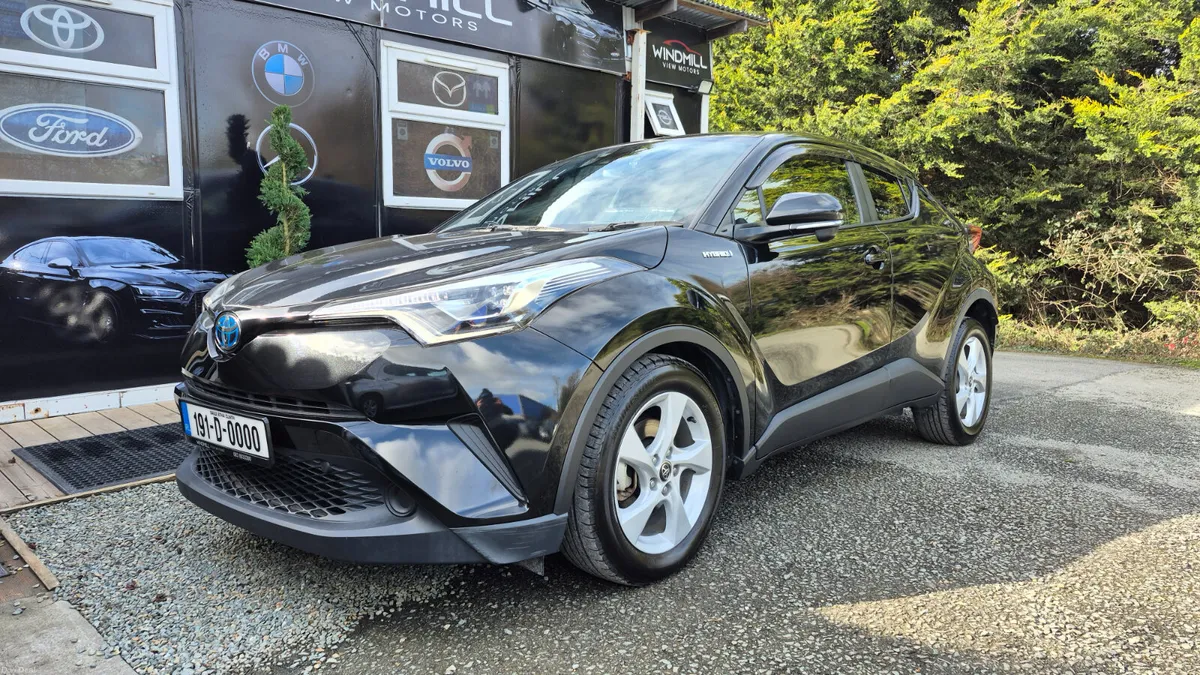 Toyota C-HR 1.8 Hybrid - Image 1