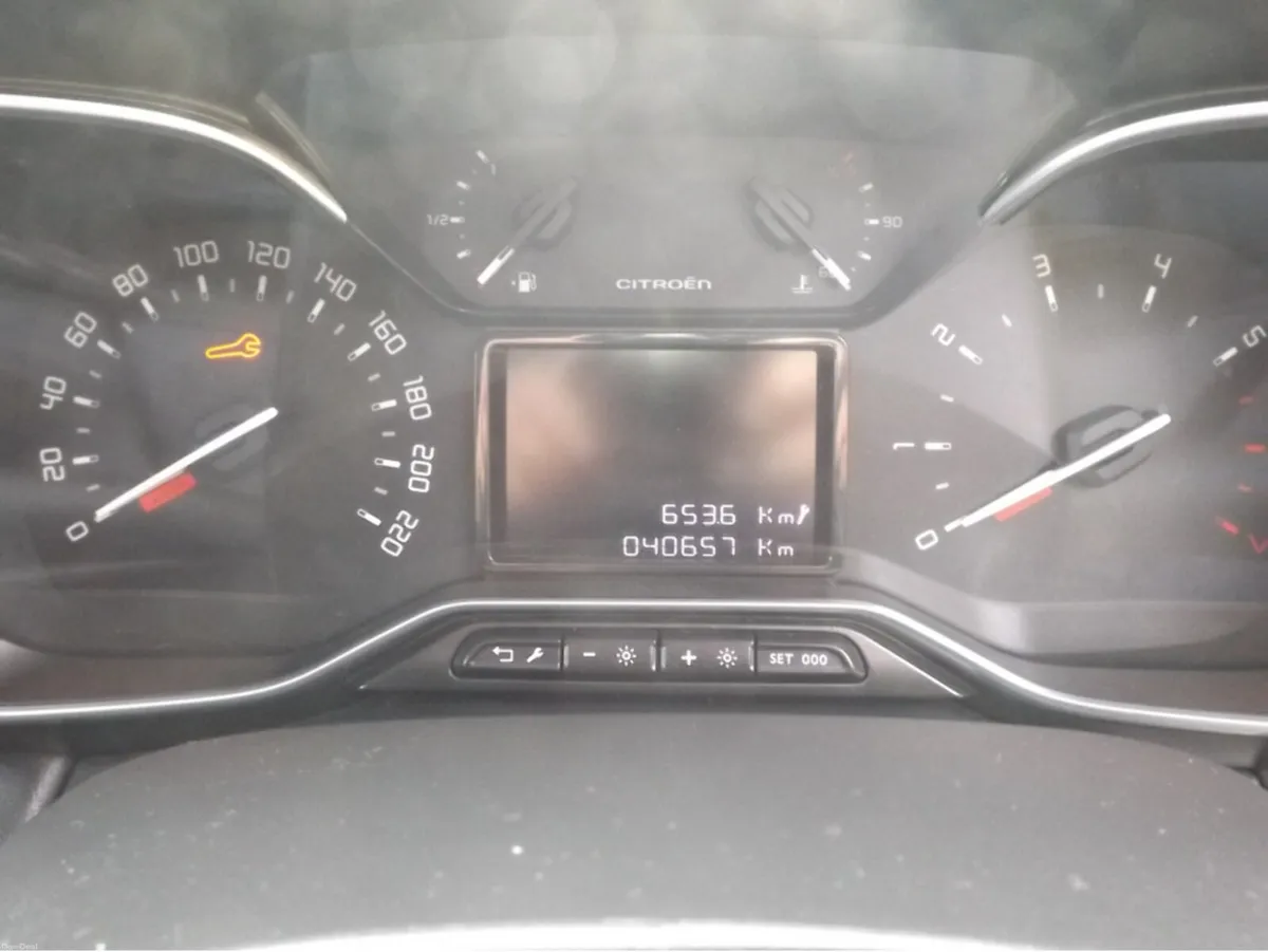 Citroen C3 Aircross FLAIR BLUEHDI 110 MY22.3 + CAM - Image 3