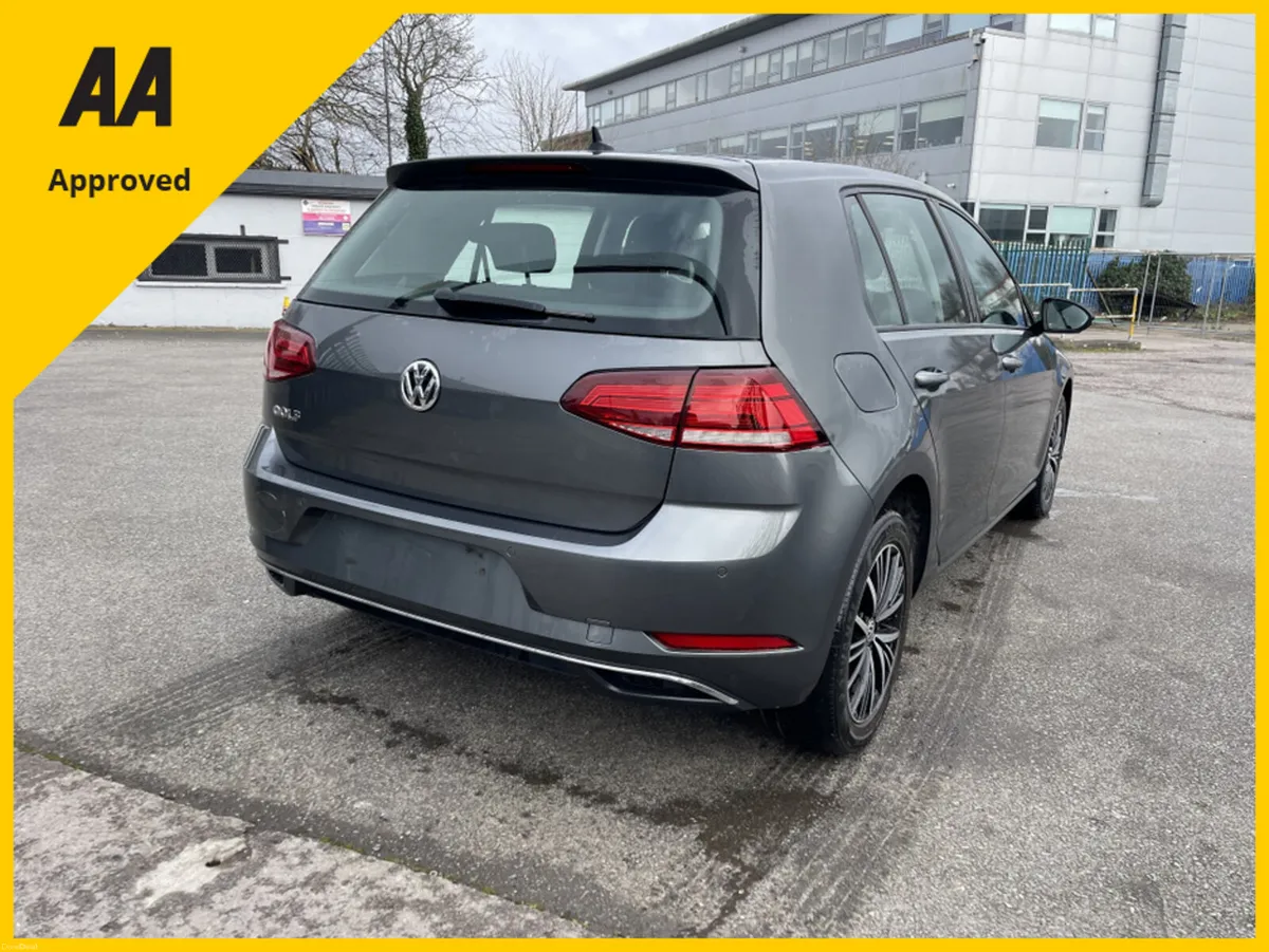 Volkswagen Golf SE NAVIGATION TDI BLUEMOTION TECHN - Image 4