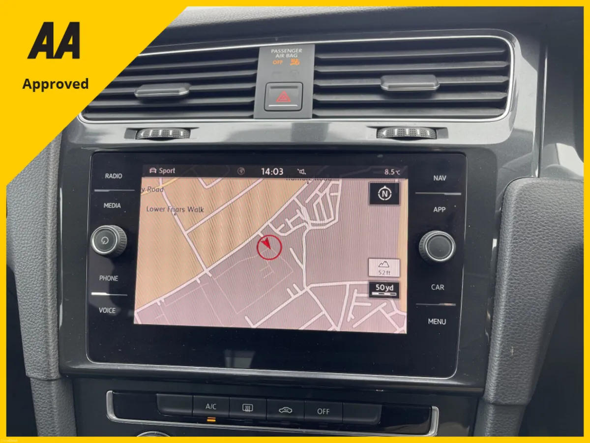 Volkswagen Golf SE NAVIGATION TDI BLUEMOTION TECHN - Image 2