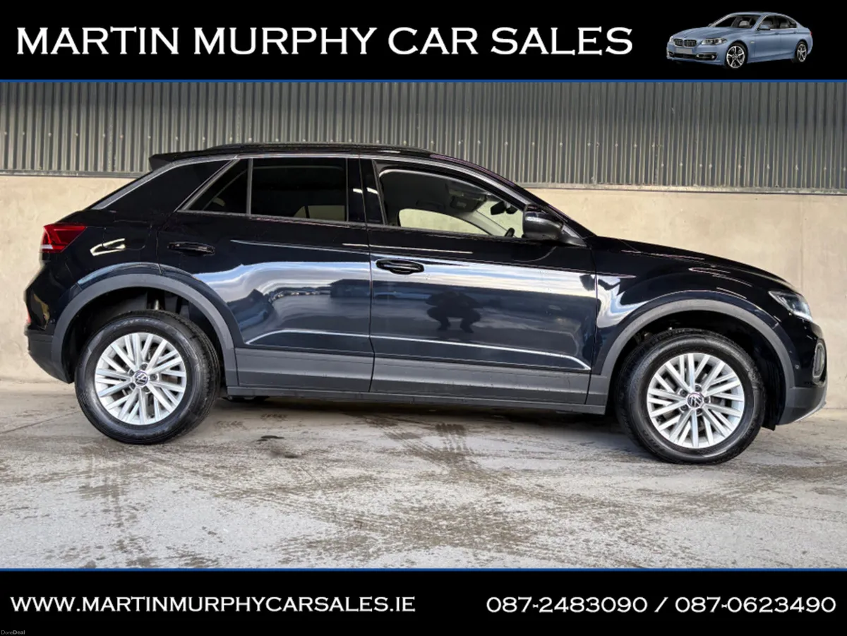Volkswagen T-Roc LIFE 2.0 TDI 116 BHP * LOW KMS * - Image 2