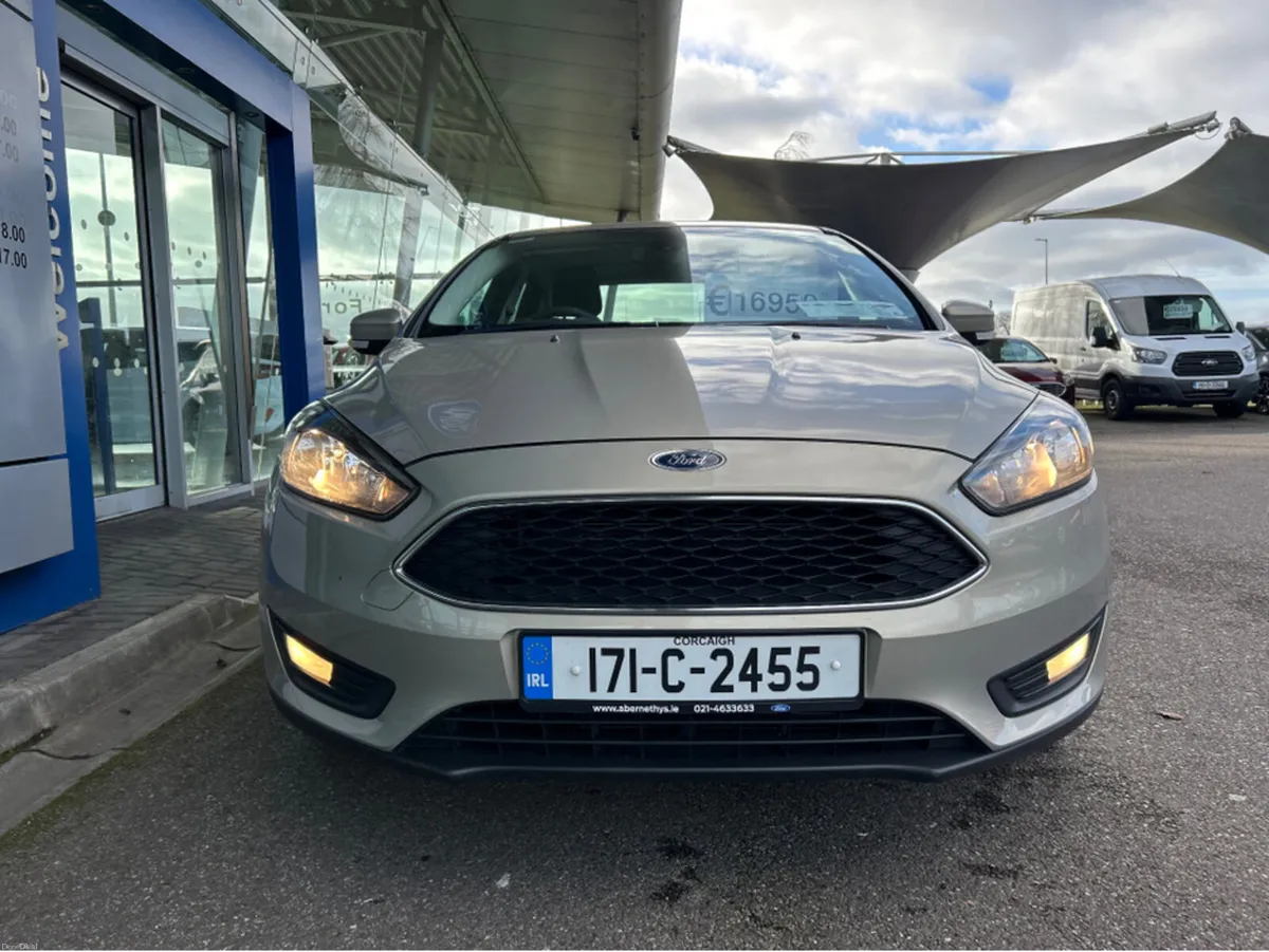 Ford Focus ZETEC 1.0 ECOBOOST 100PS 4DR - Image 5