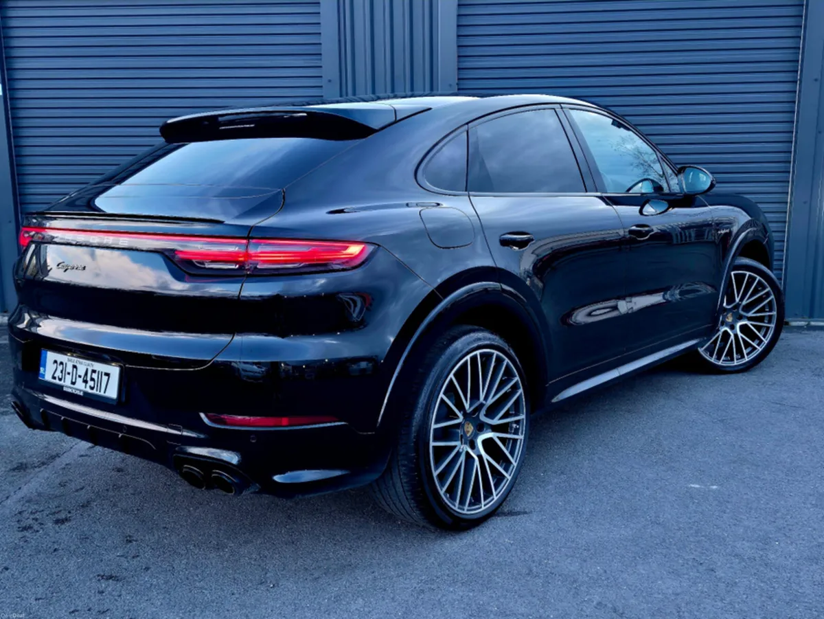 Porsche Cayenne COUPE PLATINUM EDITION EHYBRID - Image 4