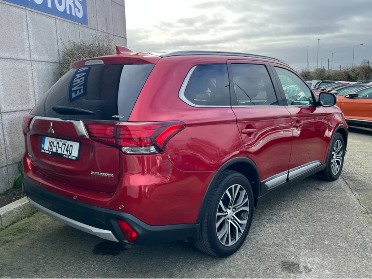 Mitsubishi Outlander 7 SEATER 4WD MANUAL 2.3 DIESE - Image 4